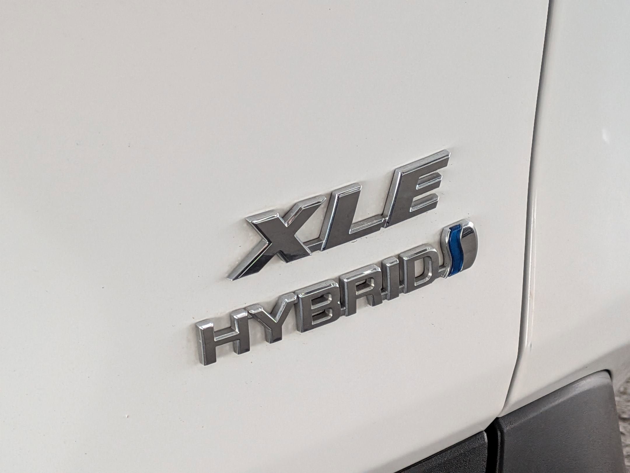 Used 2021 Toyota RAV4 XLE AWD/4WD image 28