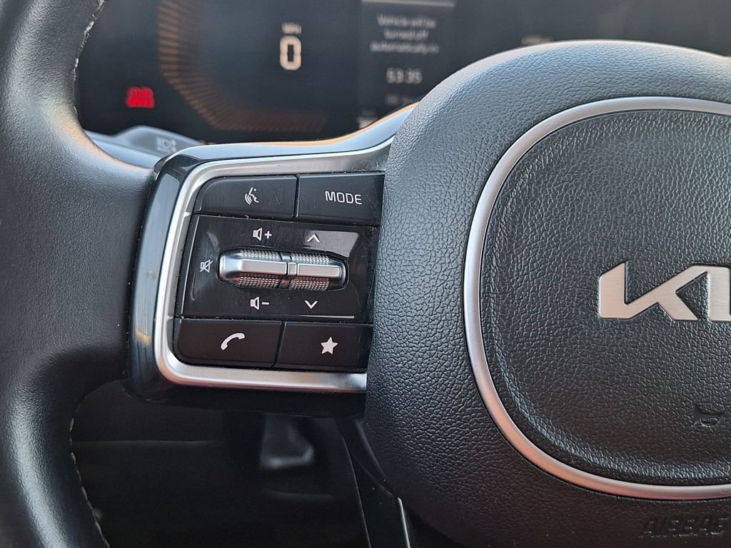 Used 2024 Kia Sorento S image 17