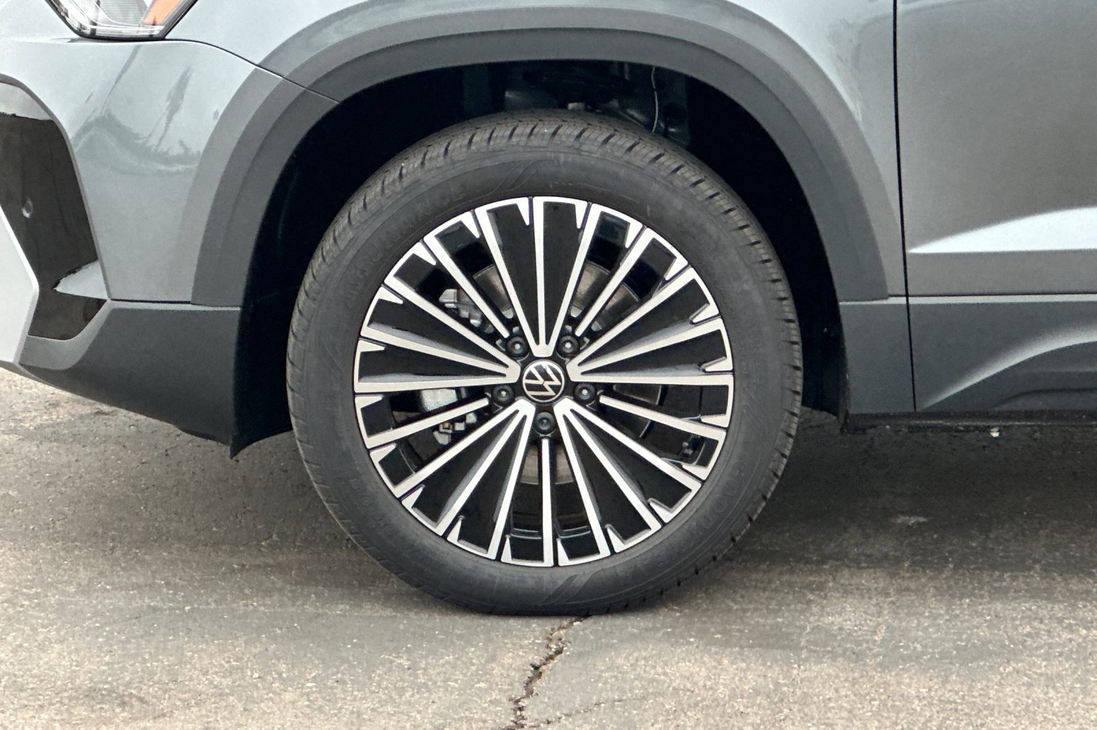 New 2026 Volkswagen Taos SE FWD image 25