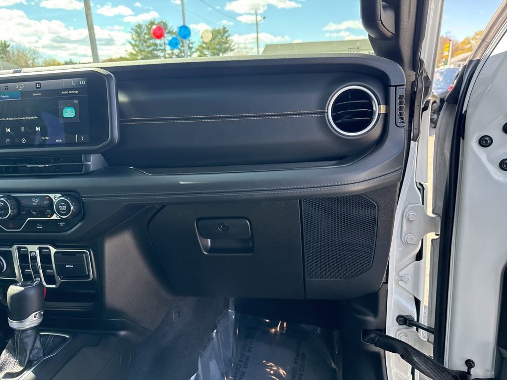 Used 2025 Jeep Gladiator Sport AWD/4WD image 27