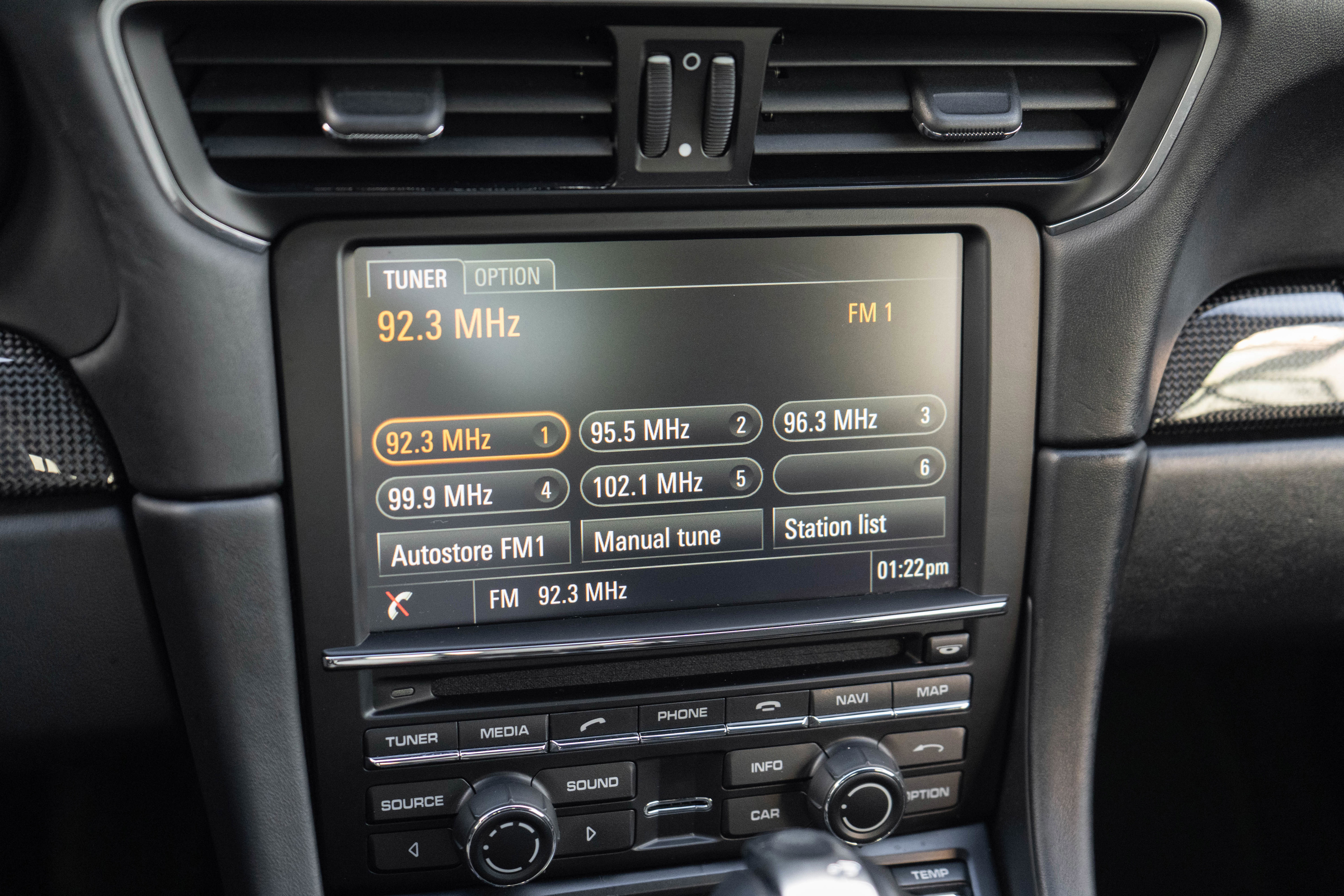 Used 2014 Porsche 911 Turbo S image 17