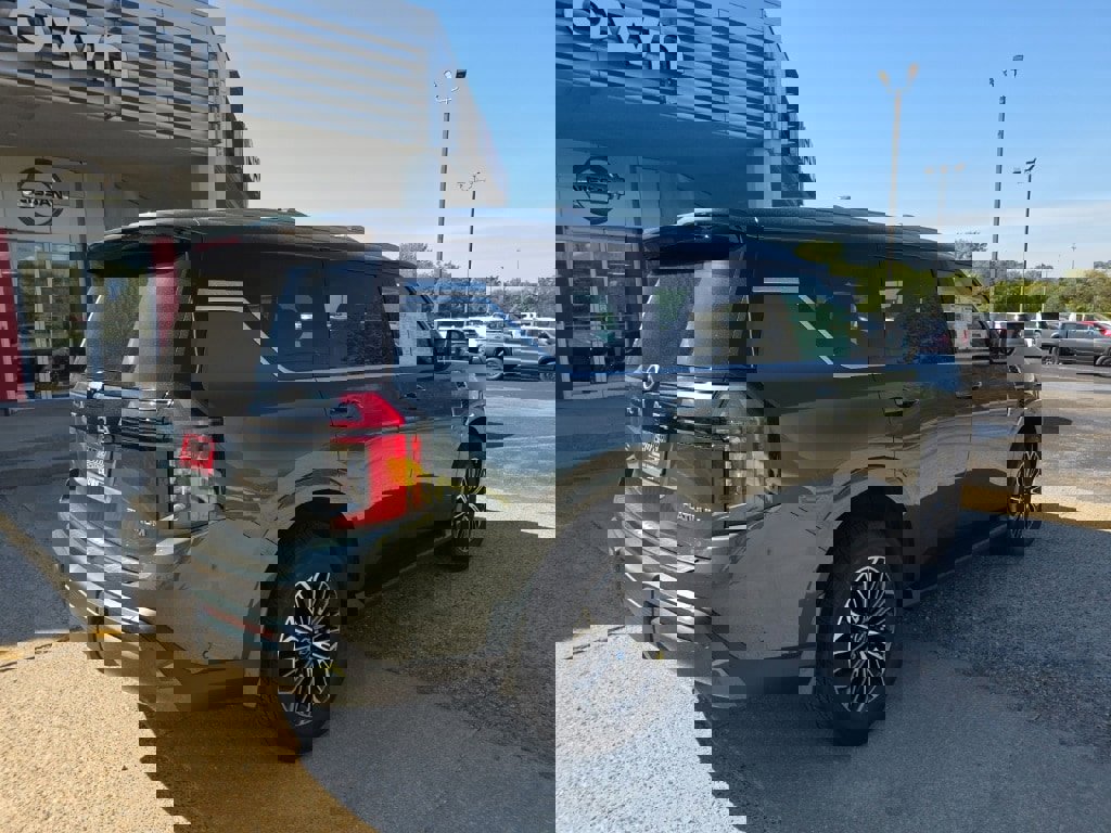 New 2026 Nissan Armada Platinum image 4