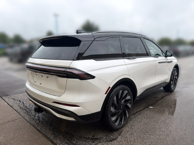 New 2026 Lincoln Nautilus Reserve AWD/4WD image 6