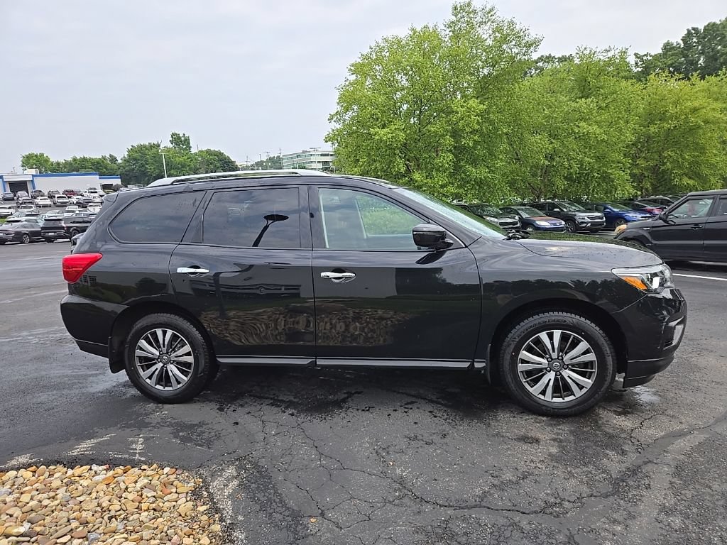 Used 2020 Nissan Pathfinder S AWD/4WD image 2
