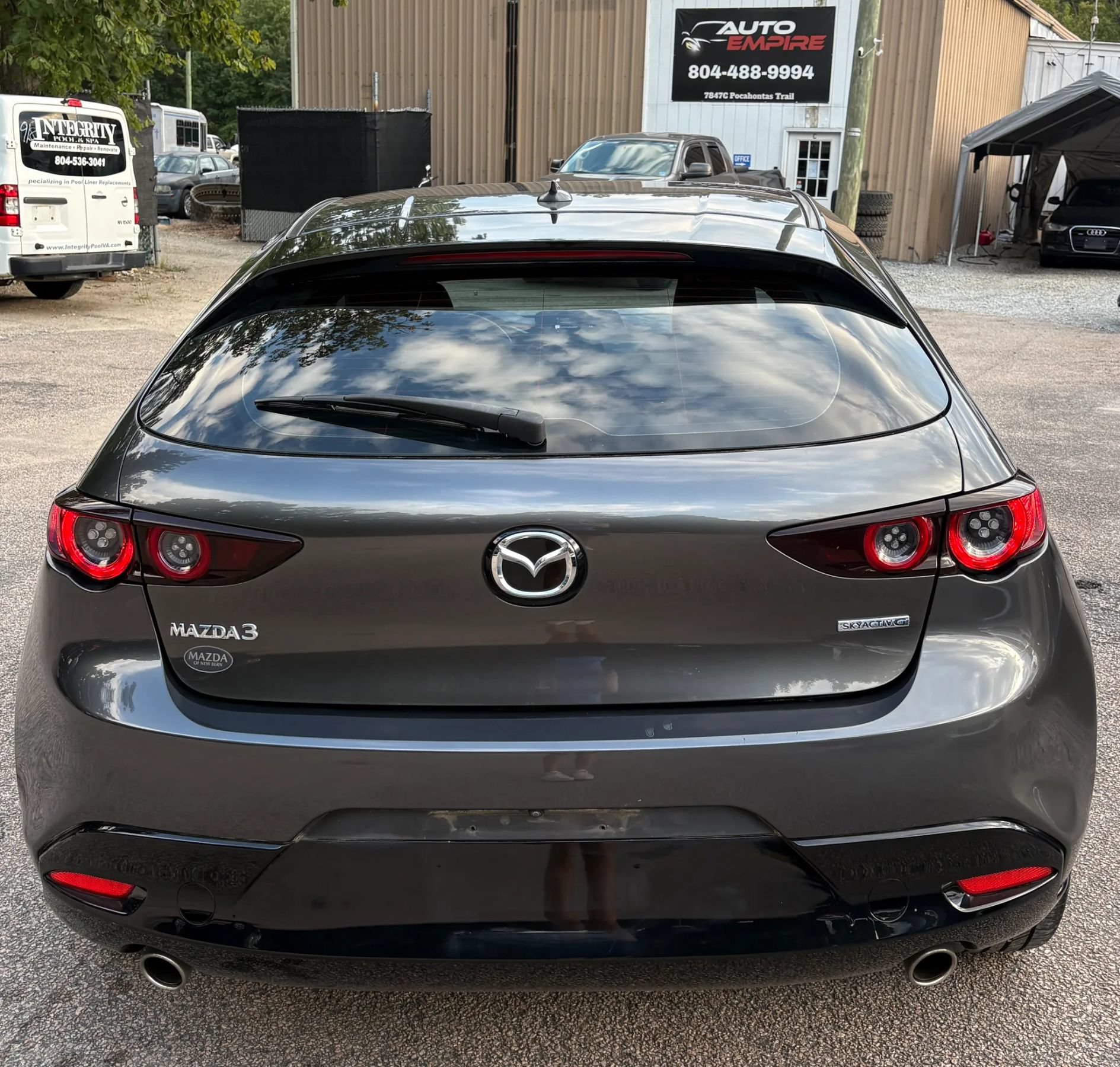 Used 2019 MAZDA MAZDA3 Hatchback w/ Preferred Package FWD image 5