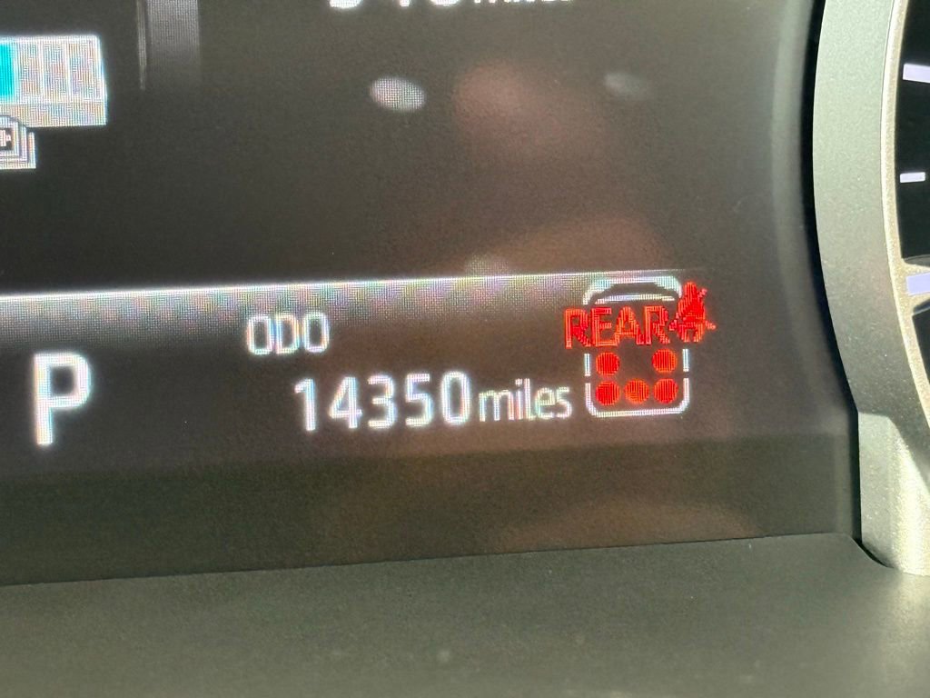 Used 2025 Toyota Highlander XLE image 36