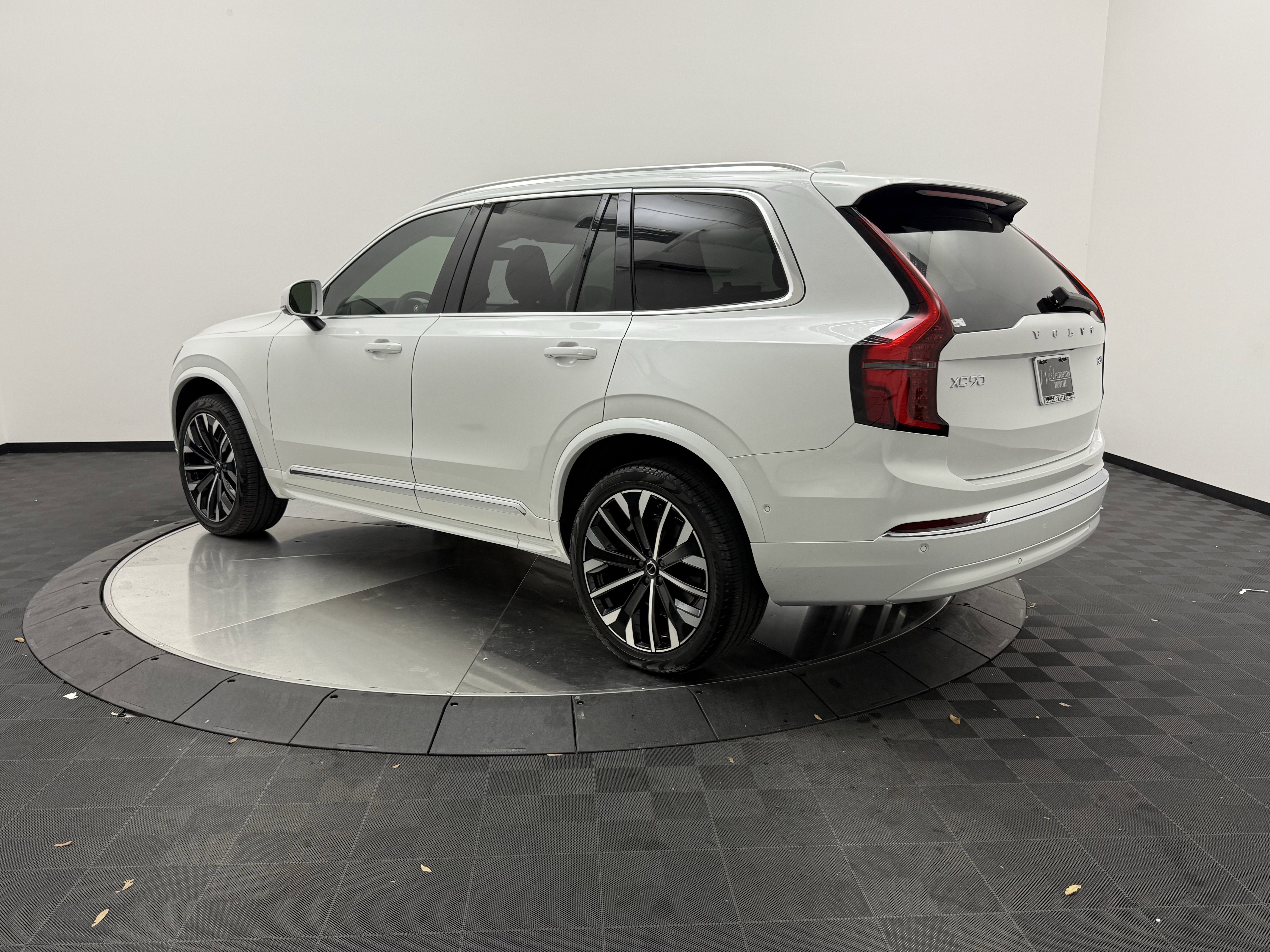 Used 2026 Volvo XC90 B6 Ultra w/ Protection Package image 6