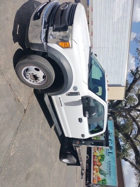 Used 2017 Ford F550 2WD Crew Cab Super Duty image 5
