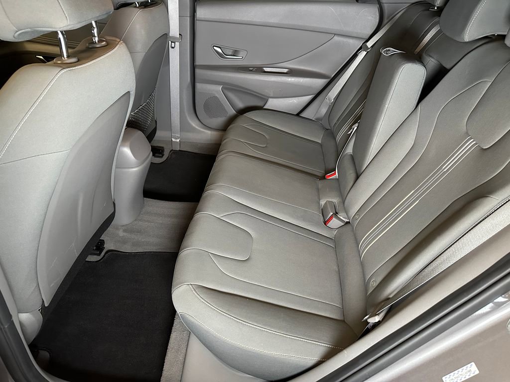 Used 2021 Hyundai Elantra SEL w/ Convenience + Premium Package image 21