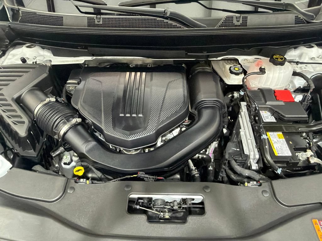 Used 2025 Chevrolet Traverse LT w/ LPO, Floor Liner Package FWD image 27