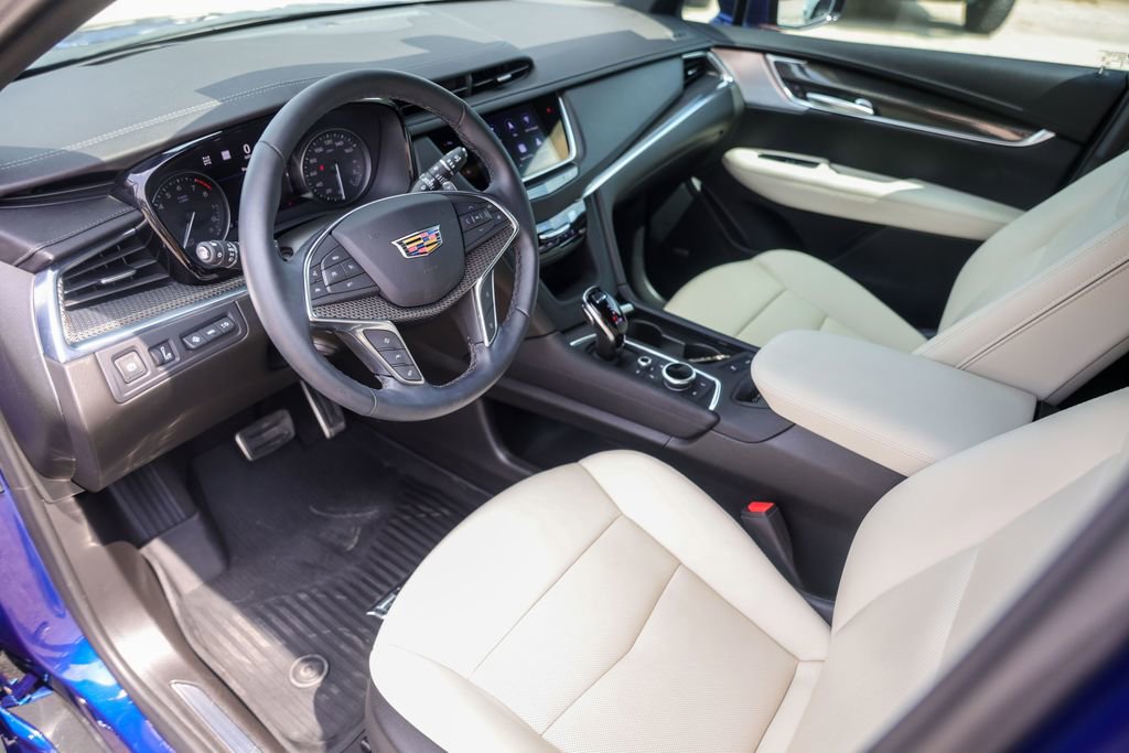 Certified 2025 Cadillac XT5 Sportv w/ Technology Package AWD/4WD image 10