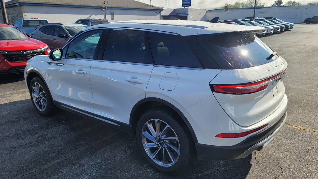 Used 2023 Lincoln Corsair AWD w/ Equipment Group 101A image 4