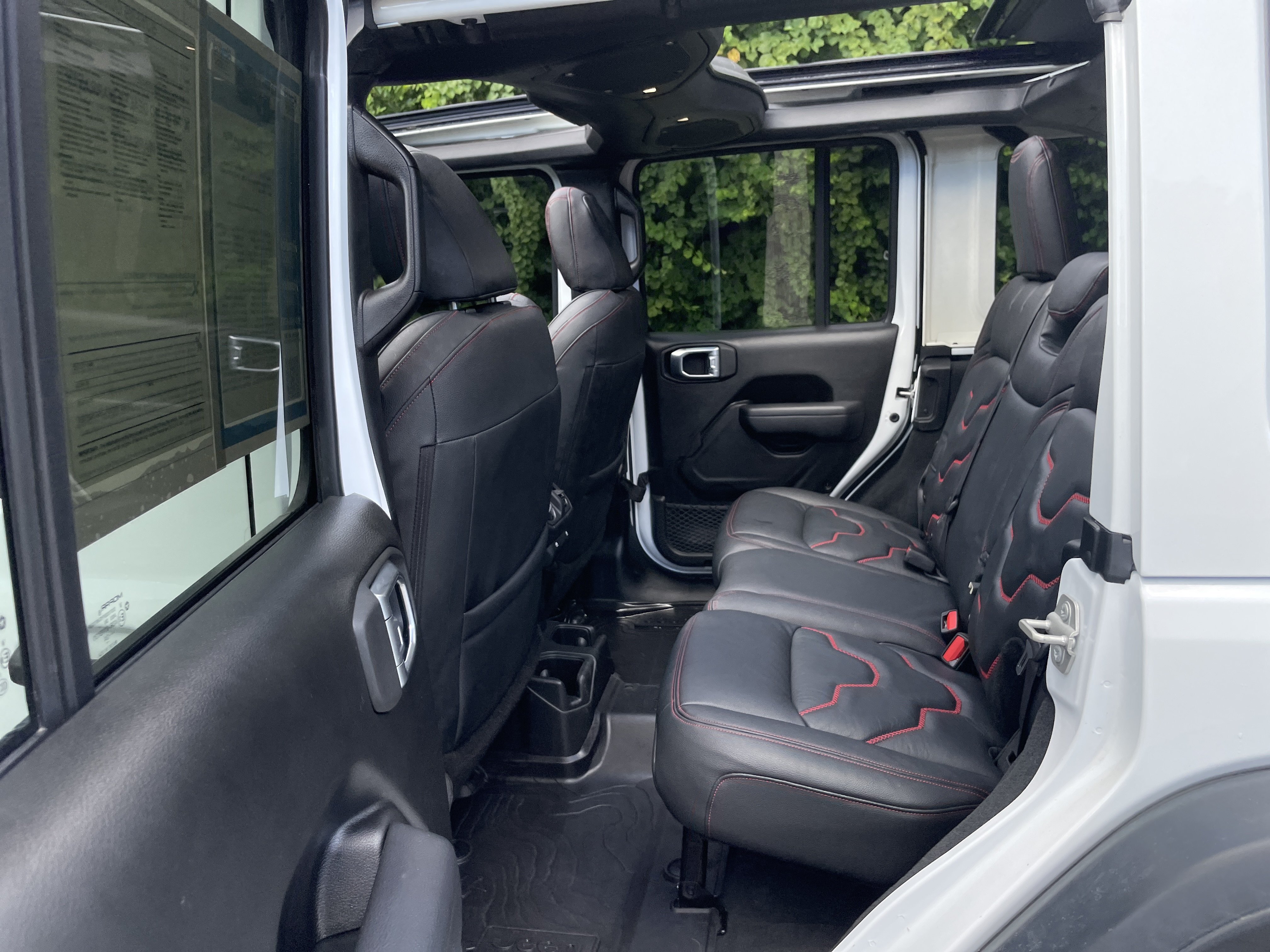 Used 2024 Jeep Wrangler Unlimited Sport AWD/4WD image 29