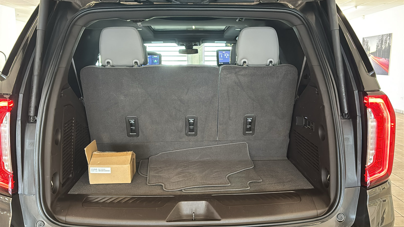 Used 2021 GMC Yukon SLT w/ SLT Luxury Plus Package AWD/4WD image 33