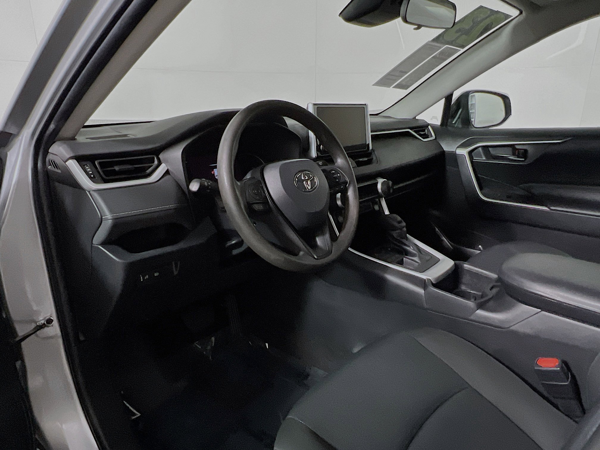 Used 2023 Toyota RAV4 LE image 30