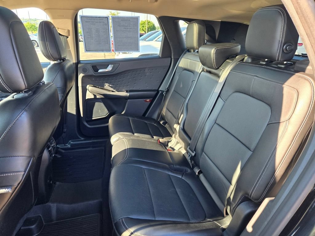 Used 2020 Ford Escape Titanium w/ Titanium Premium Package 2.0 AWD/4WD image 28