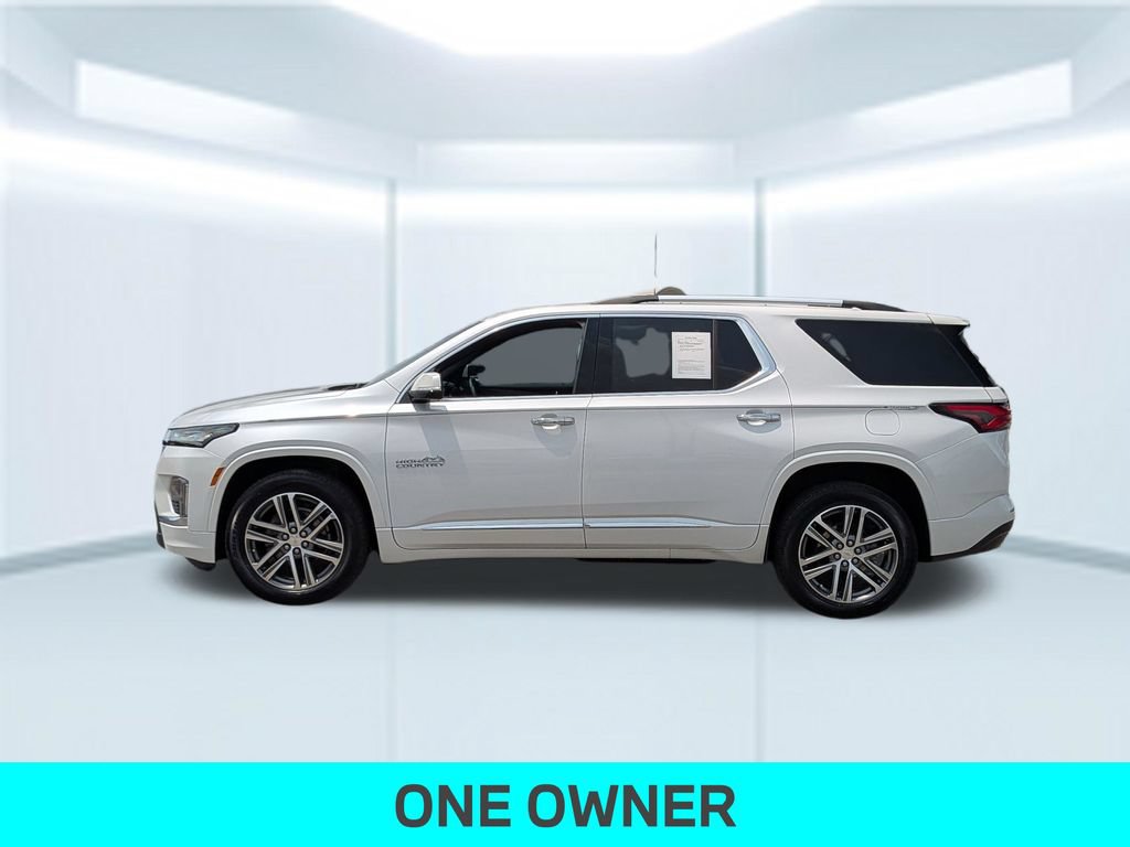 Used 2023 Chevrolet Traverse High Country FWD image 2