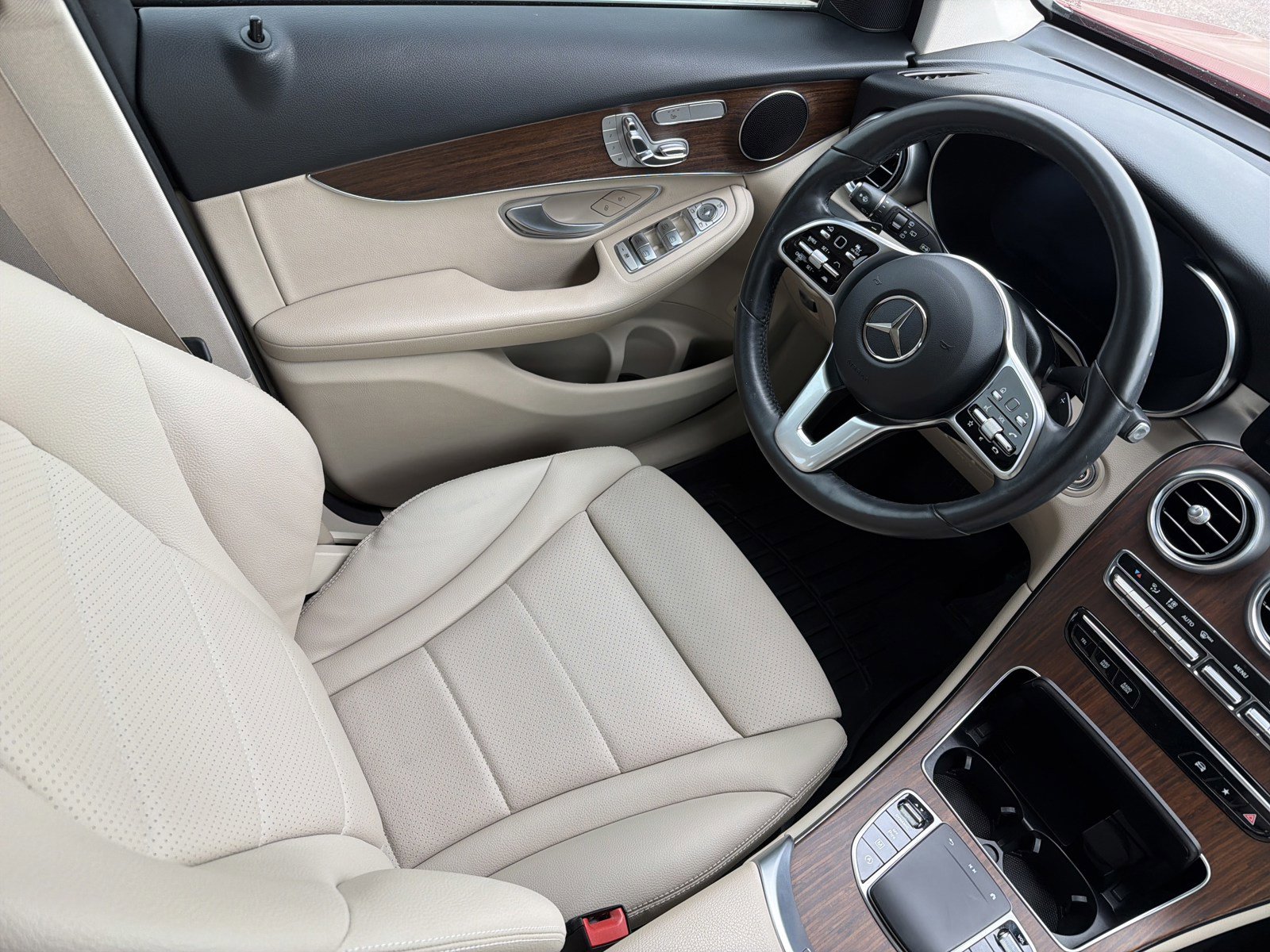 Used 2022 Mercedes-Benz GLC 300 GLC 300 image 9