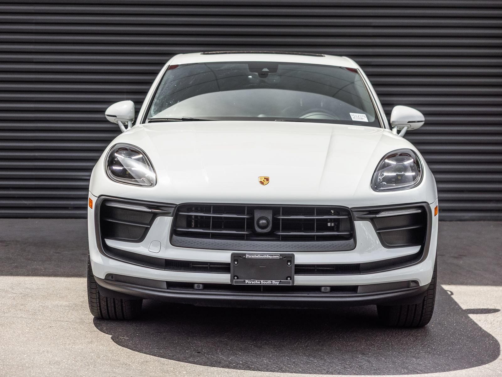 Certified 2024 Porsche Macan AWD/4WD image 8