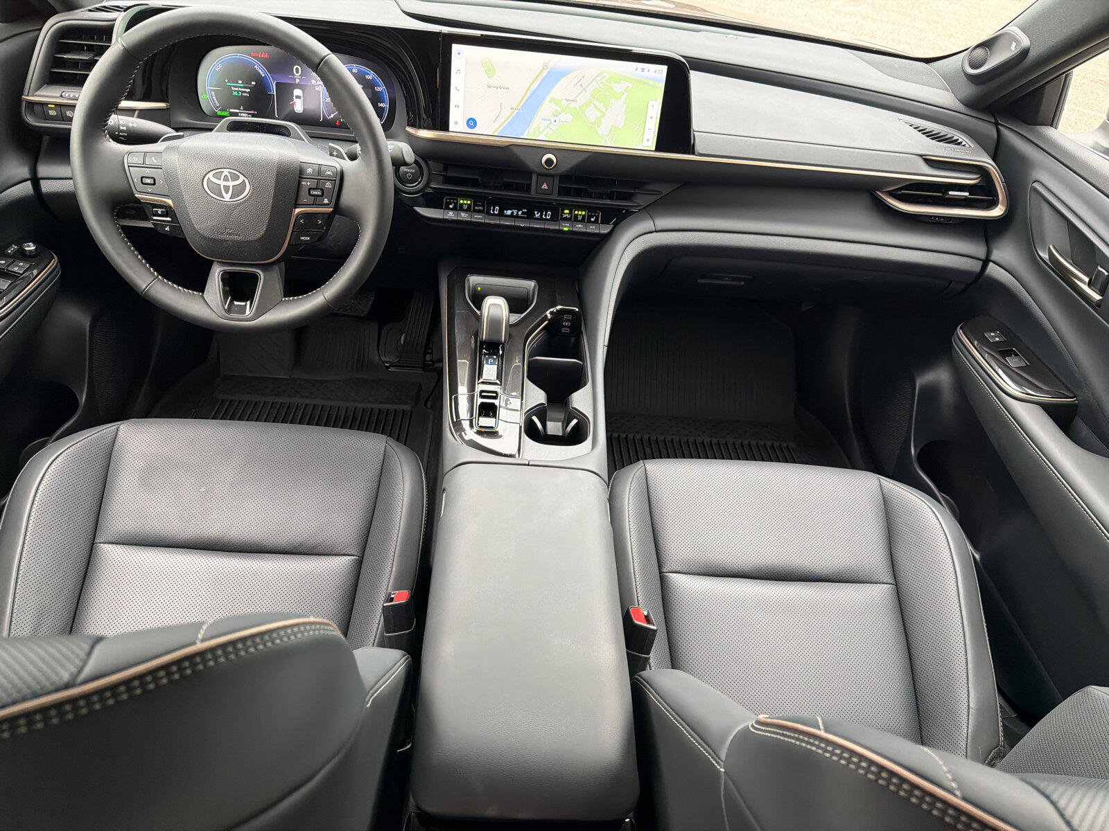 Used 2025 Toyota Crown Signia w/ Advanced Technology Package image 21