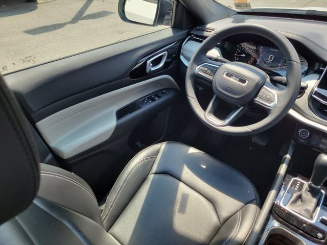 Used 2025 Jeep Compass Limited AWD/4WD image 14