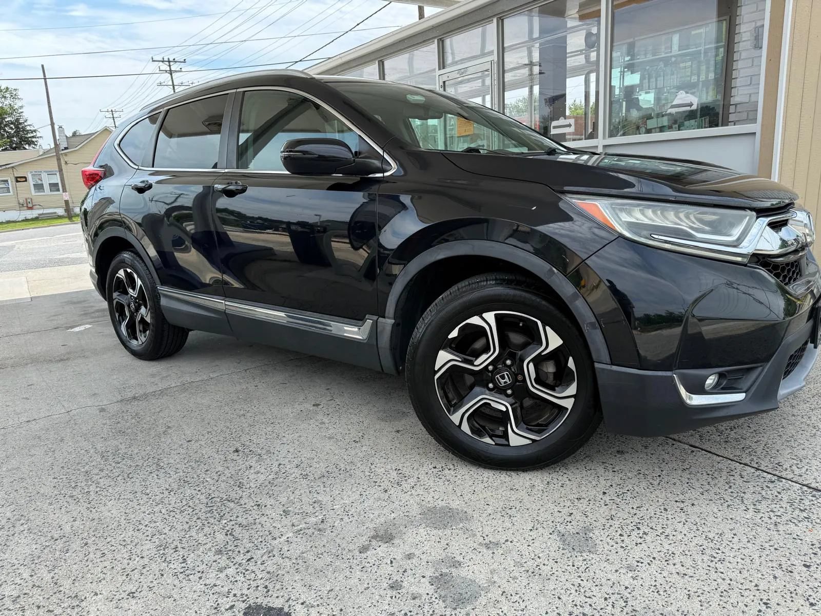 Used 2017 Honda CR-V Touring image 3