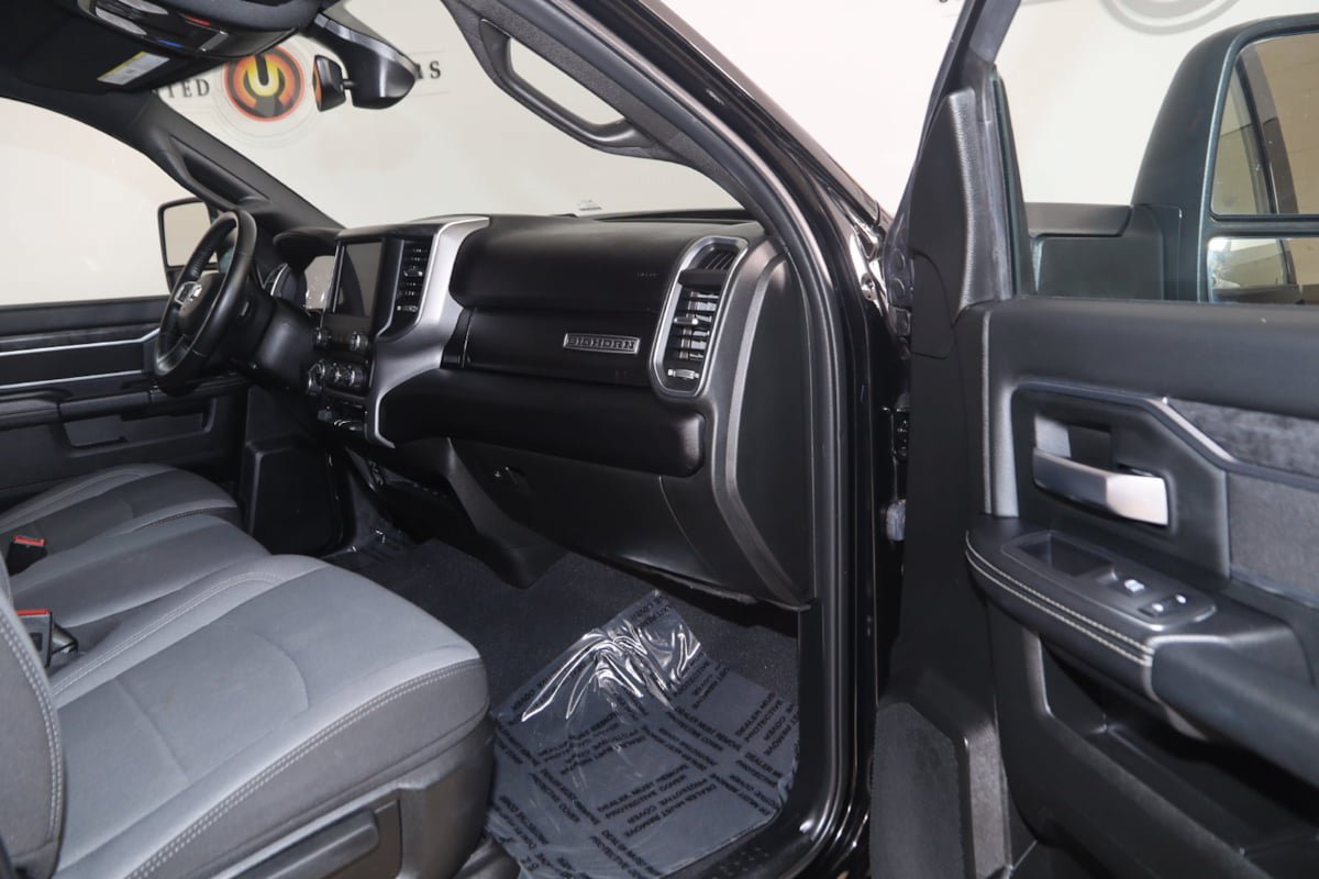 Used 2024 RAM 2500 Big Horn AWD/4WD image 33