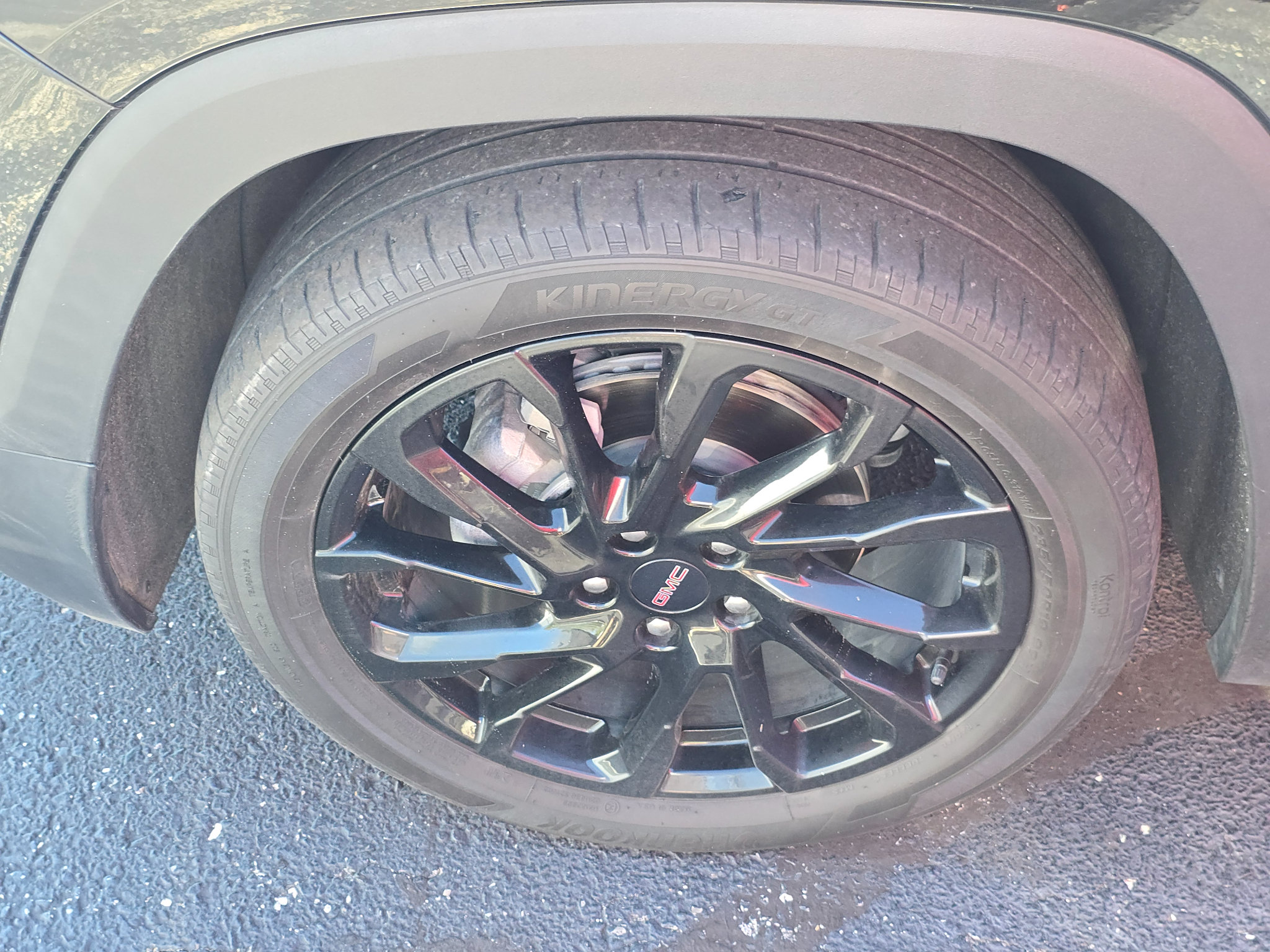 Used 2024 GMC Terrain SLE w/ Driver Convenience Package FWD image 8