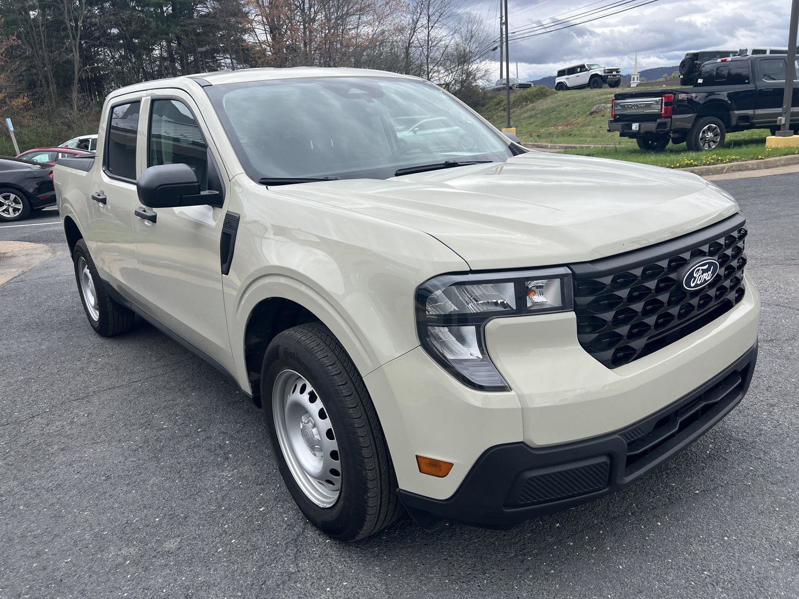 Certified 2025 Ford Maverick XL w/ Equipment Group 101A image 7