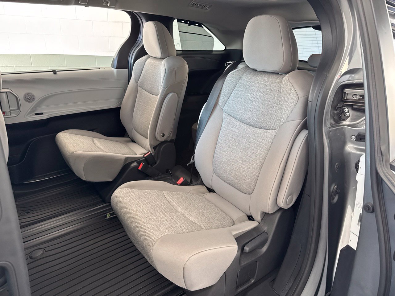 Certified 2026 Toyota Sienna LE AWD/4WD image 40