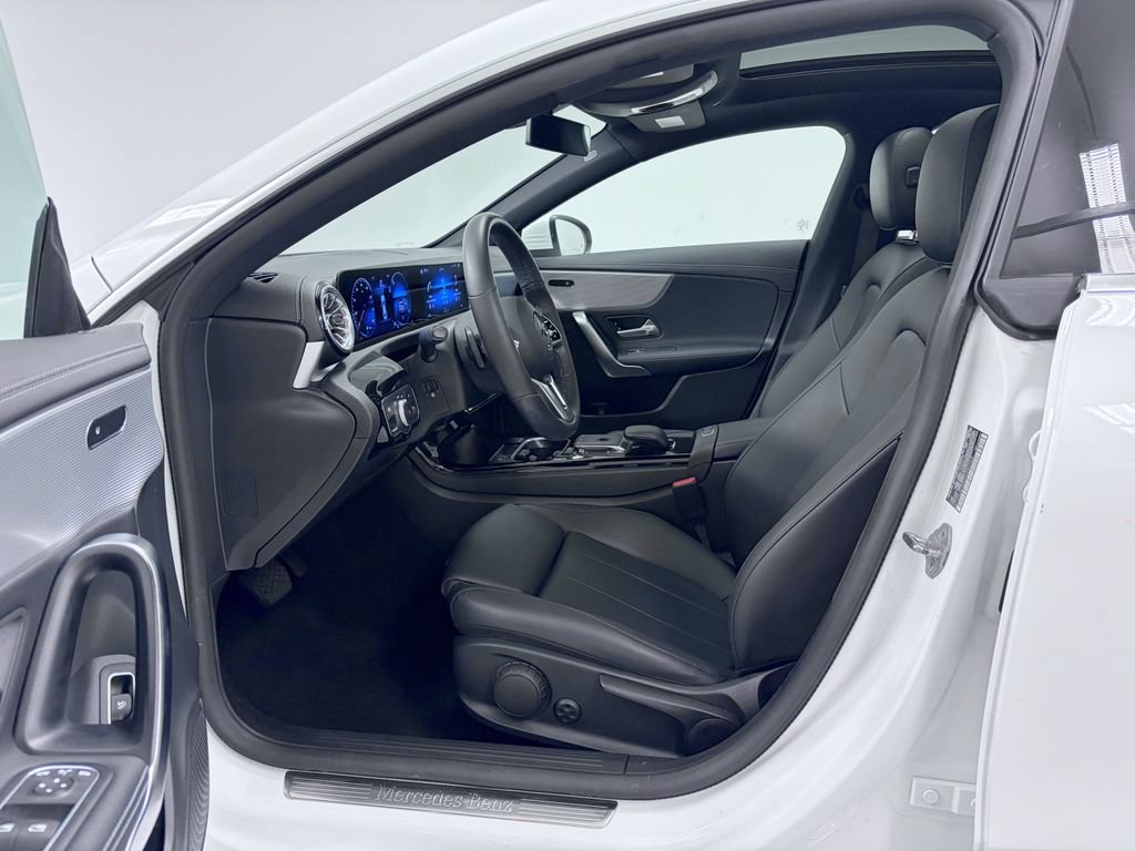 Used 2022 Mercedes-Benz CLA 250 4MATIC image 14
