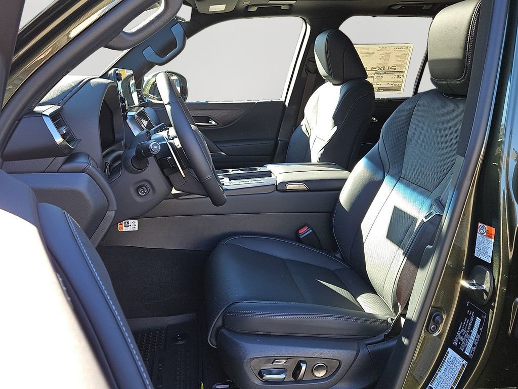 New 2025 Lexus LX 700h Luxury image 7