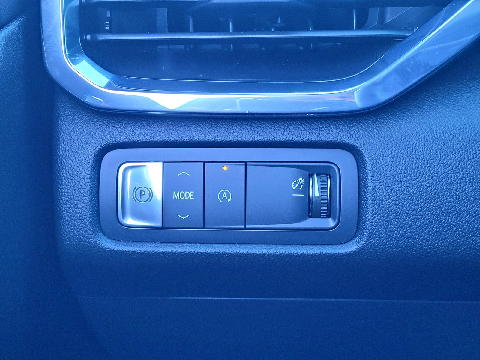 Used 2025 GMC Acadia Elevation FWD image 24