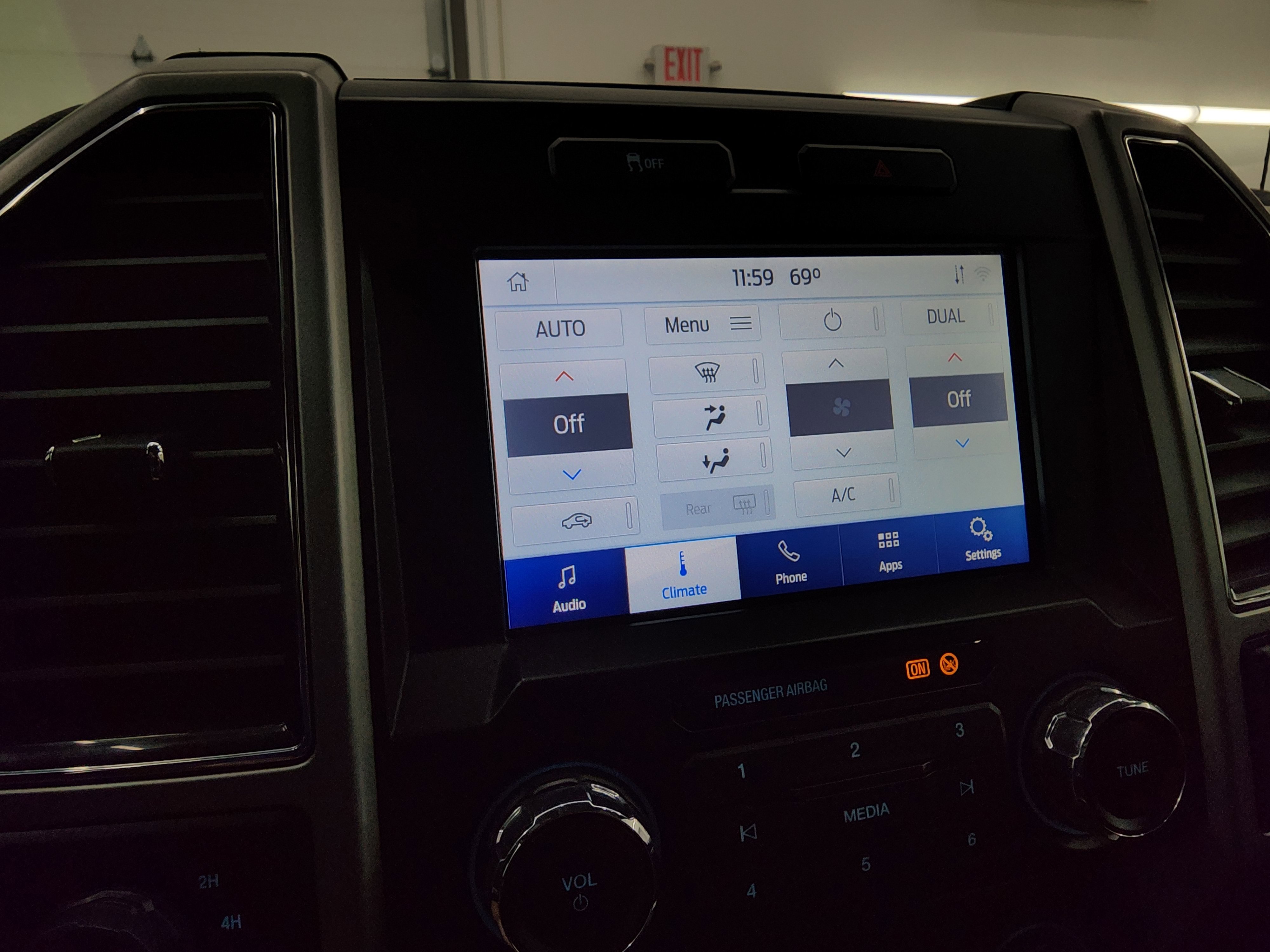 Used 2021 Ford F250 Lariat w/ Chrome Package image 48