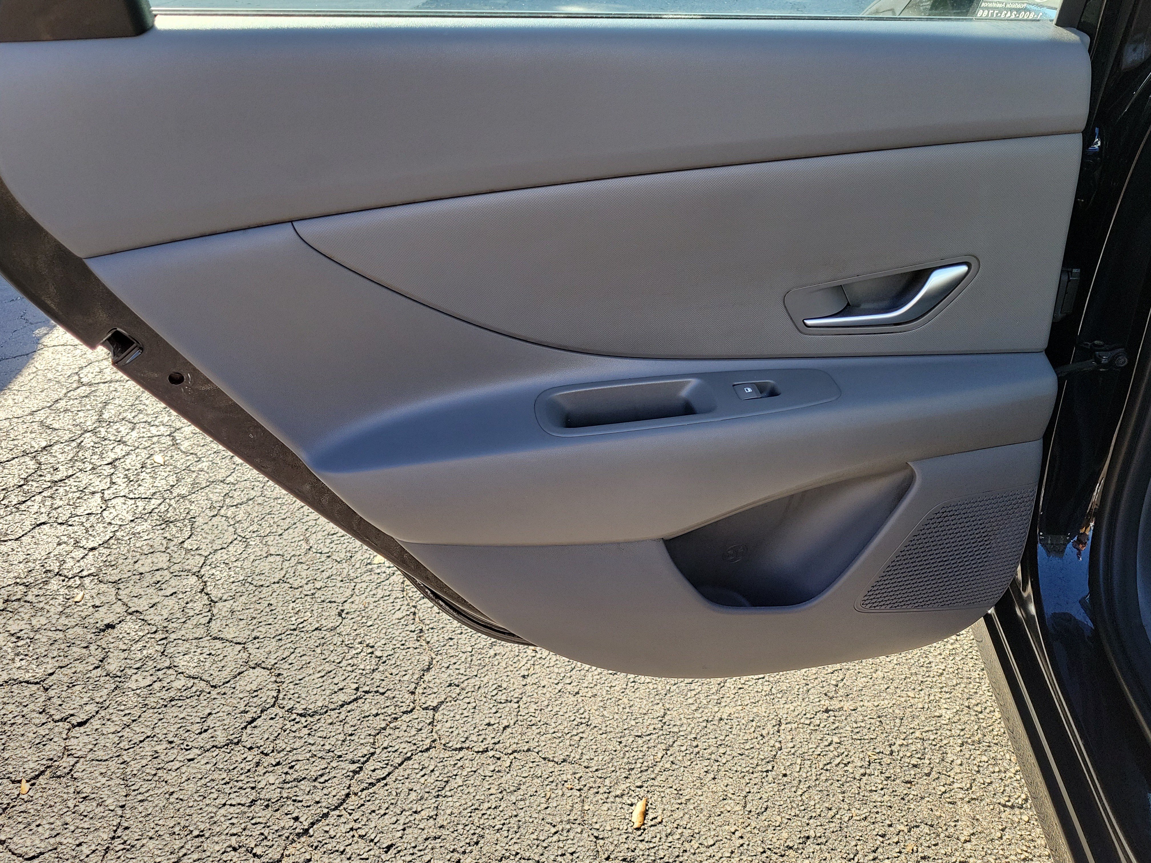 Used 2024 Hyundai Elantra SEL FWD image 9