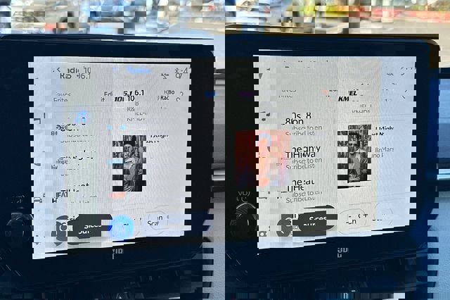 Certified 2025 Toyota RAV4 Limited w/ Advanced Technology Package image 21