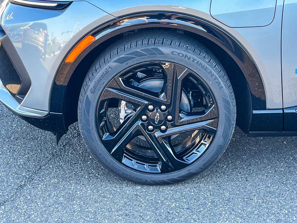 New 2026 Chevrolet Equinox EV RS image 9