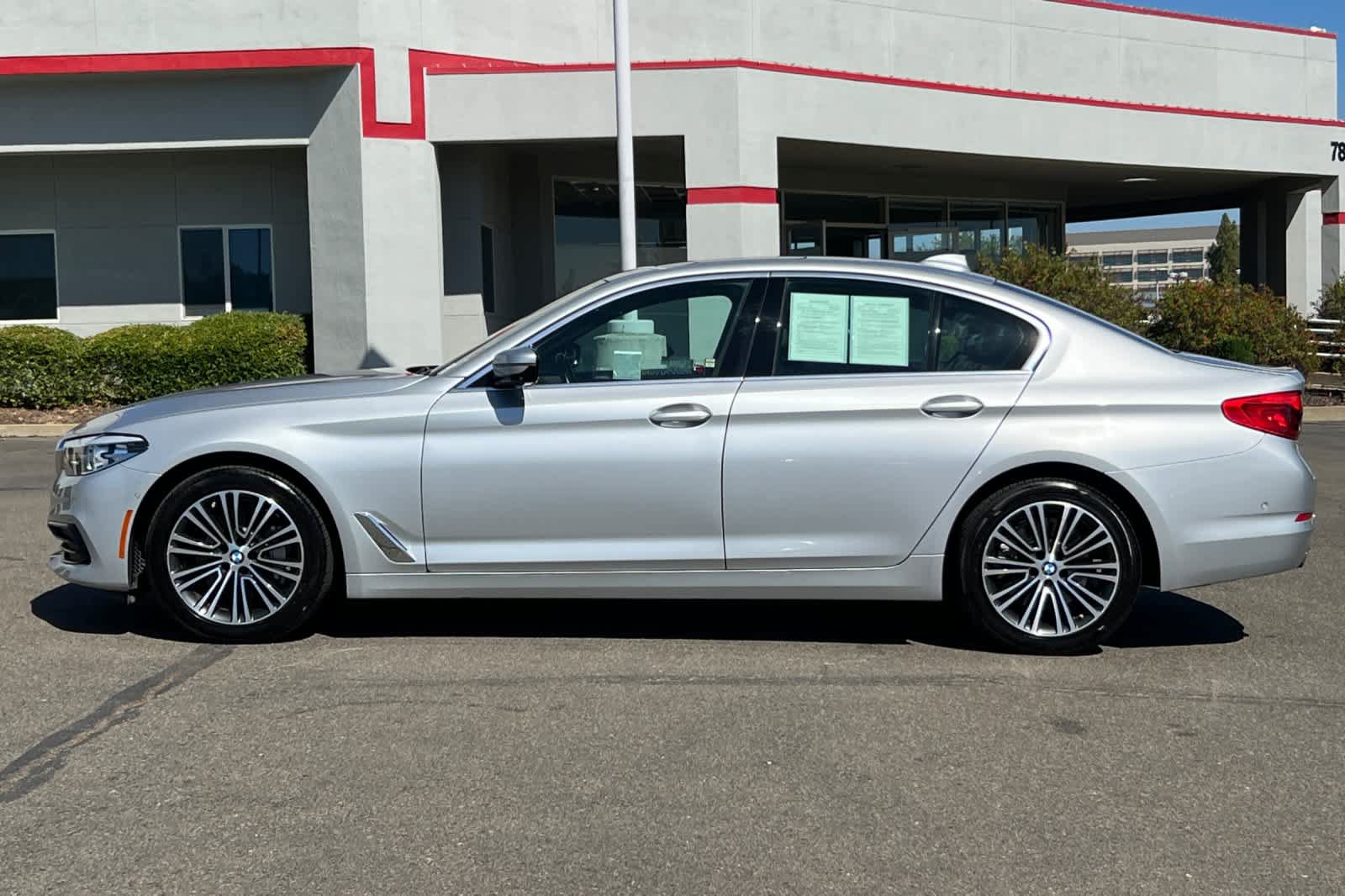 Used 2020 BMW 530i w/ Premium Package RWD image 9