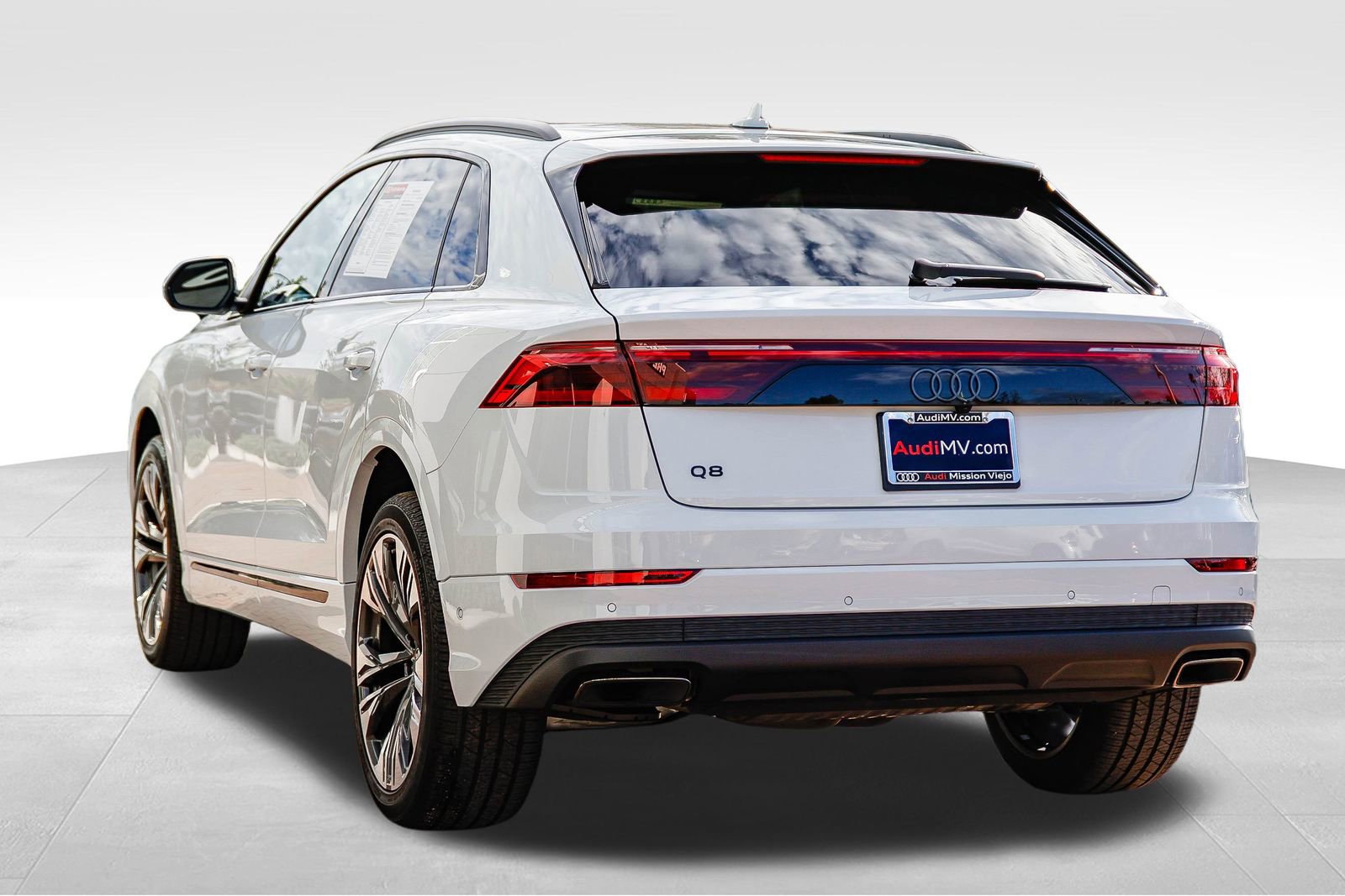 Certified 2025 Audi Q8 Premium w/ Black Optic Package image 5