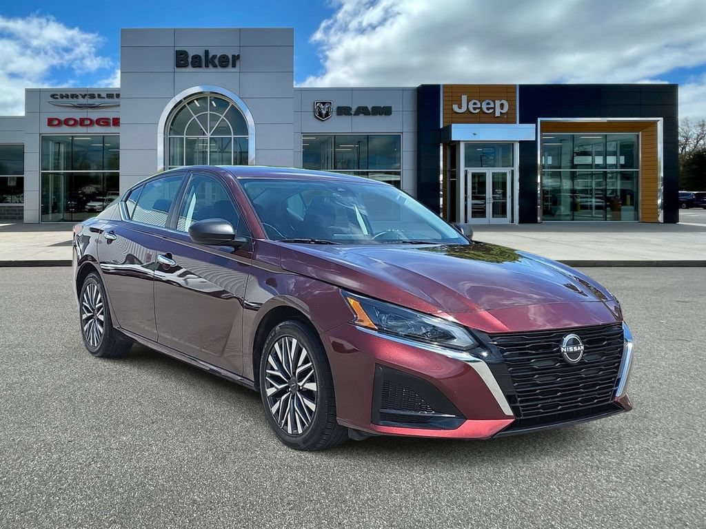 Used 2024 Nissan Altima 2.5 SV