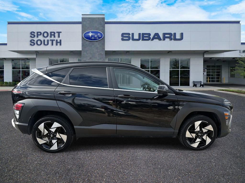 Used 2024 Hyundai Kona Limited image 2