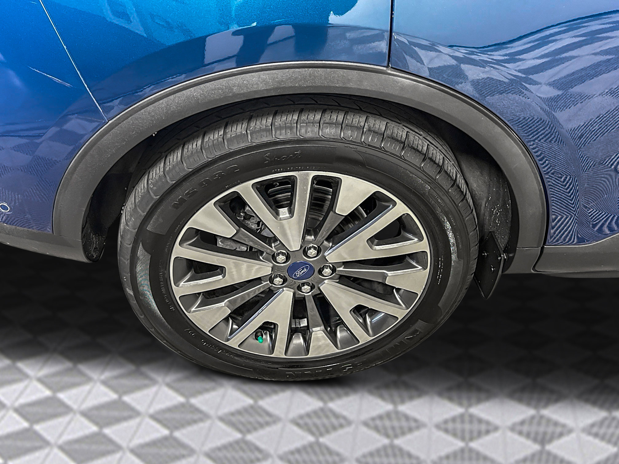 Used 2020 Ford Escape Titanium image 32