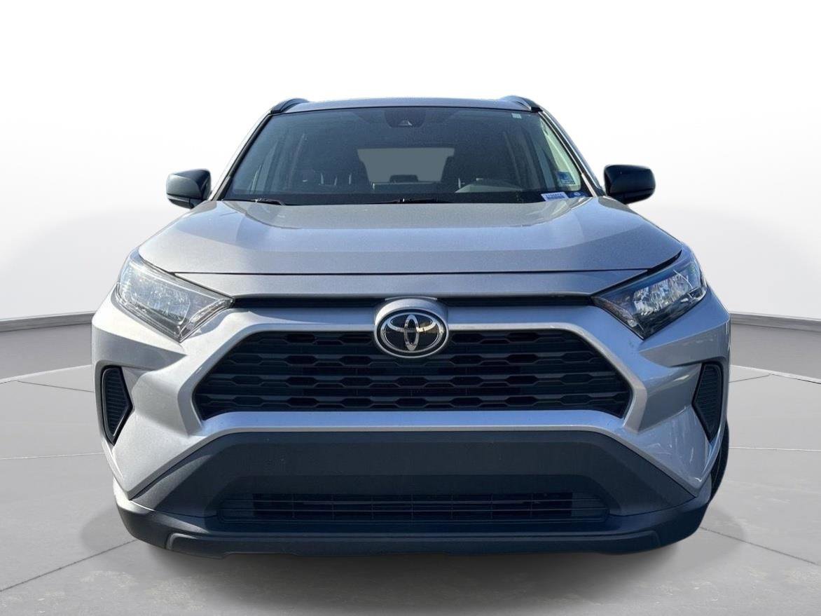 Used 2021 Toyota RAV4 LE image 3