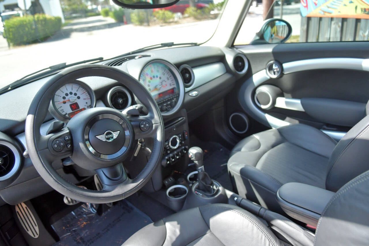 Used 2013 MINI Cooper S w/ Premium Pkg 2 FWD image 18
