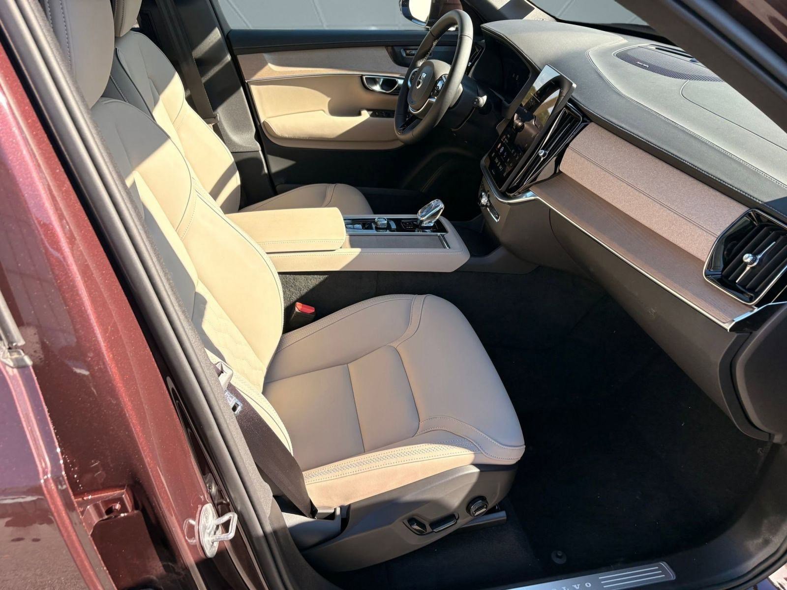 New 2026 Volvo XC90 T8 Plus w/ Protection Package image 27