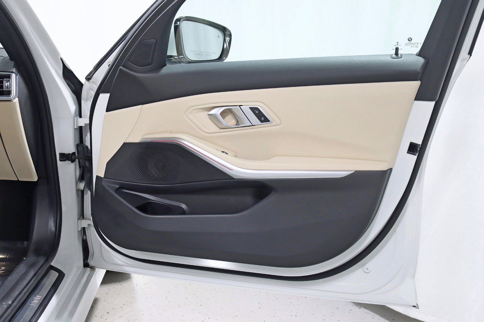 Used 2022 BMW 330i xDrive Sedan w/ Premium Package image 35