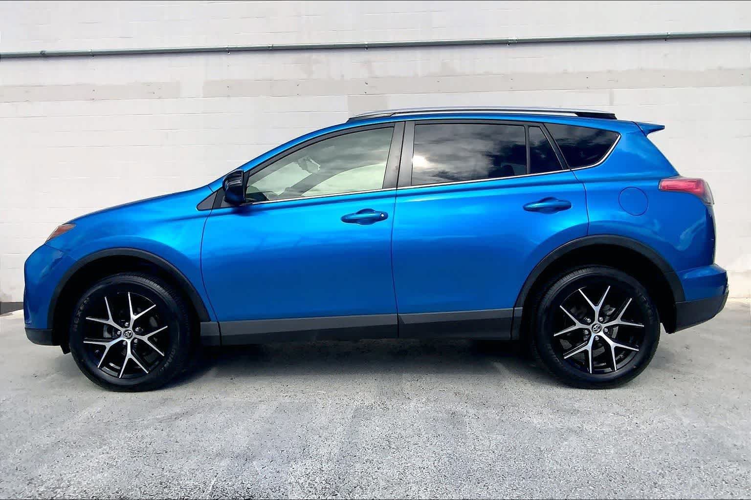 Used 2016 Toyota RAV4 SE FWD image 3
