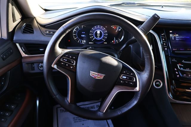 Used 2020 Cadillac Escalade Luxury image 13