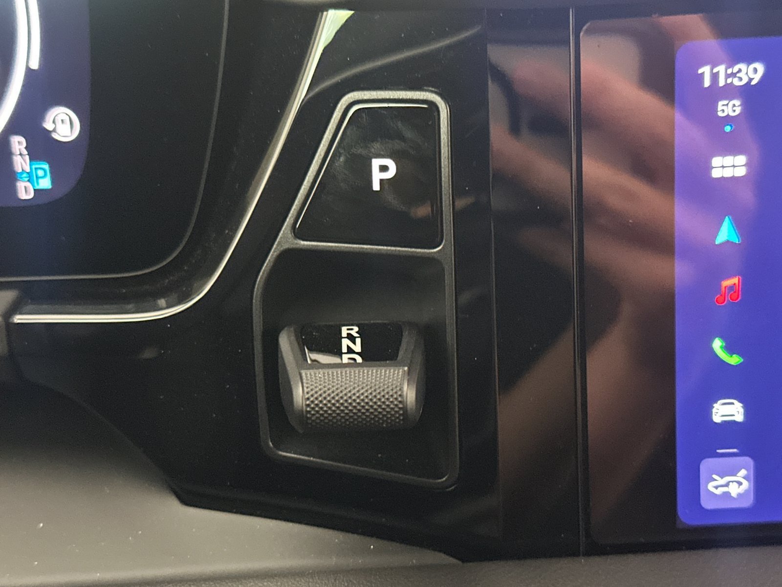 Certified 2024 Porsche Macan 4 Electric AWD/4WD image 21