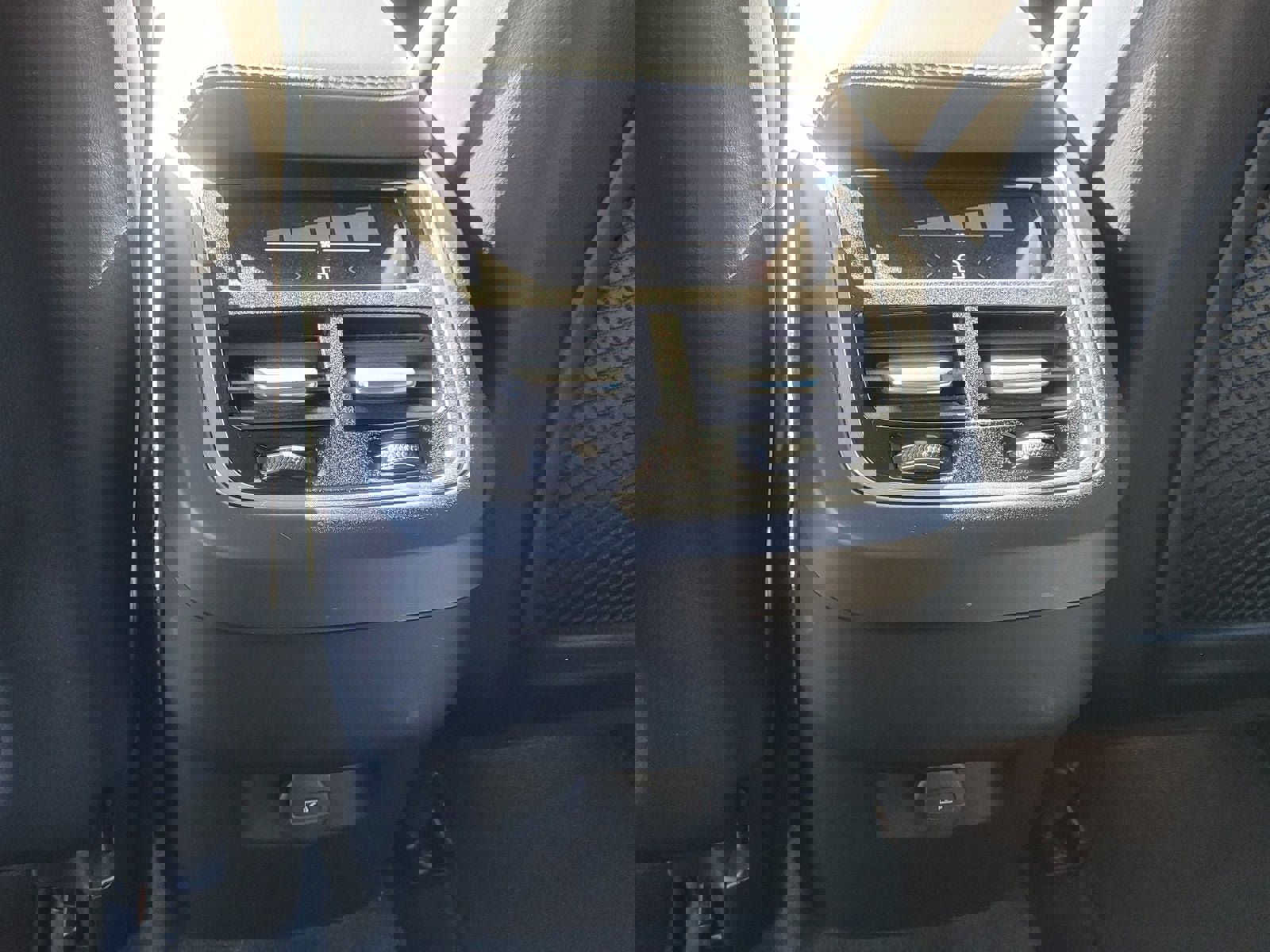 Certified 2023 Volvo XC60 B5 Ultimate AWD/4WD image 14